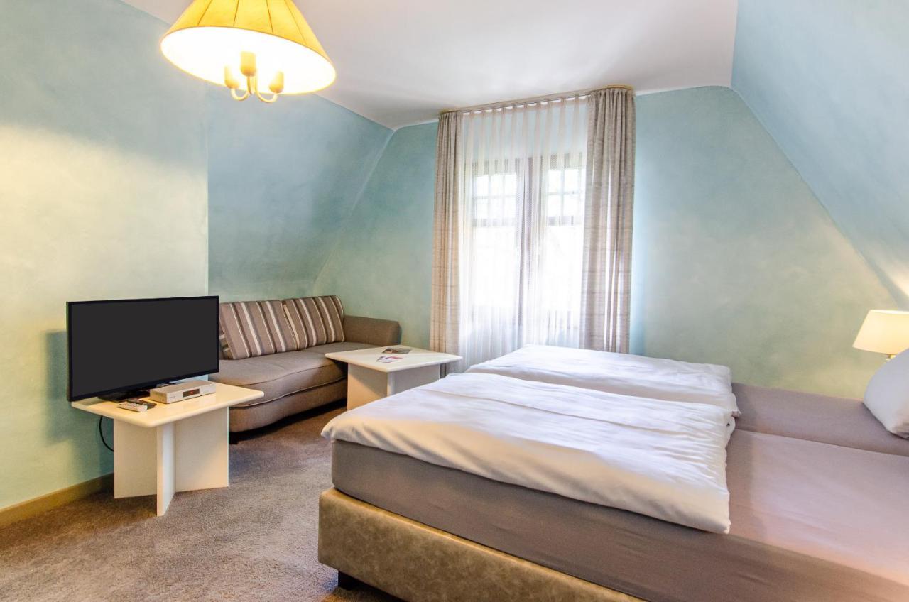 האסלאך אים קינזיגטאל Hotel-Restaurant Ochsen מראה חיצוני תמונה