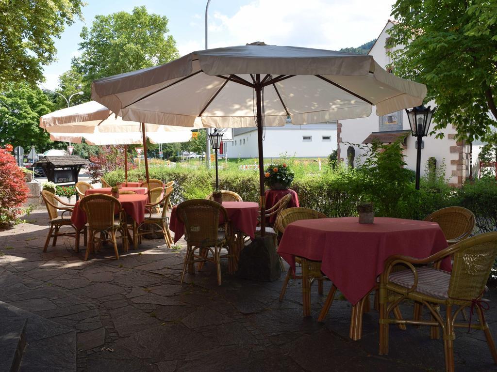האסלאך אים קינזיגטאל Hotel-Restaurant Ochsen מראה חיצוני תמונה